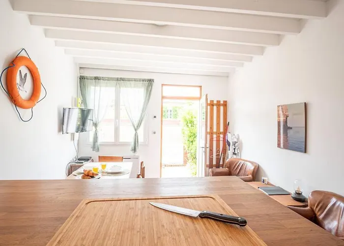 La Bicoque - Maison De Pecheur - Cour Ext * Etretat